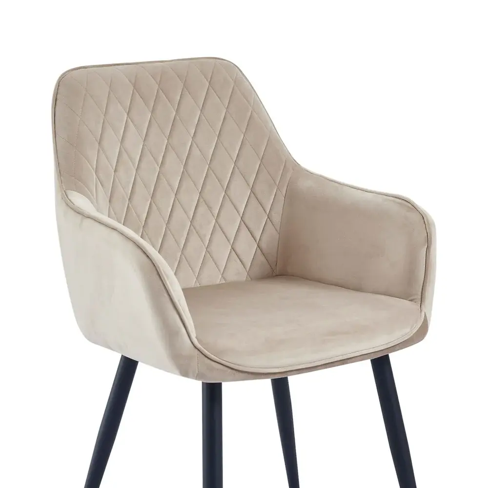 beverly-beige-velvet-kuipstoel-zoom-in.webp